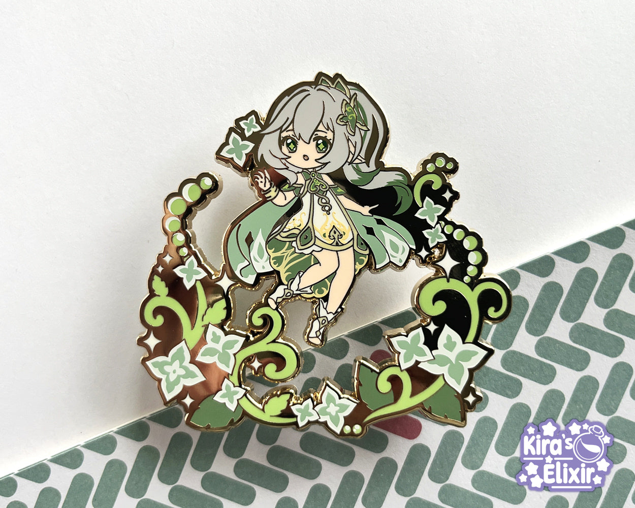 Nahida - hard enamel pin