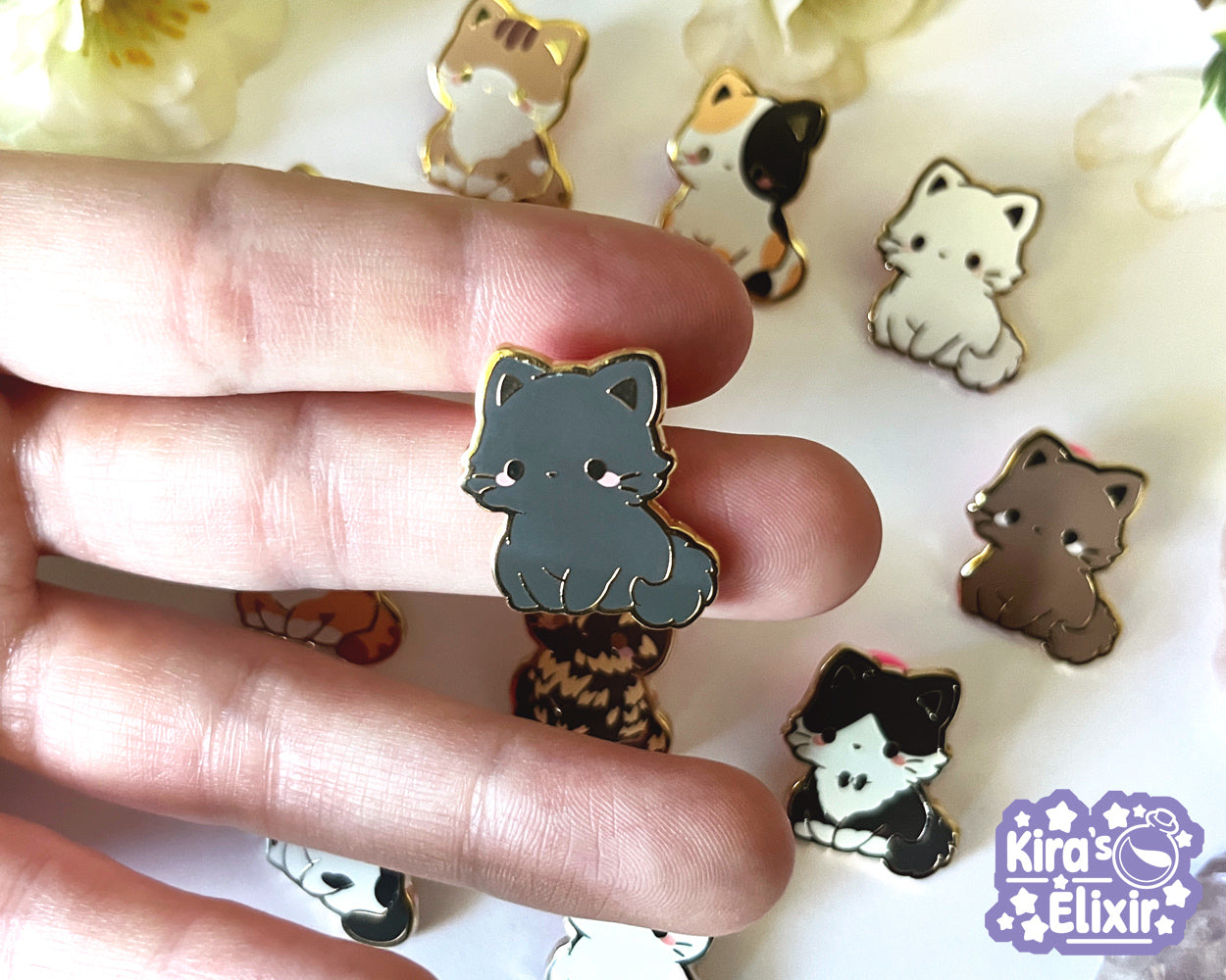 Mini Kitties - hard enamel pin