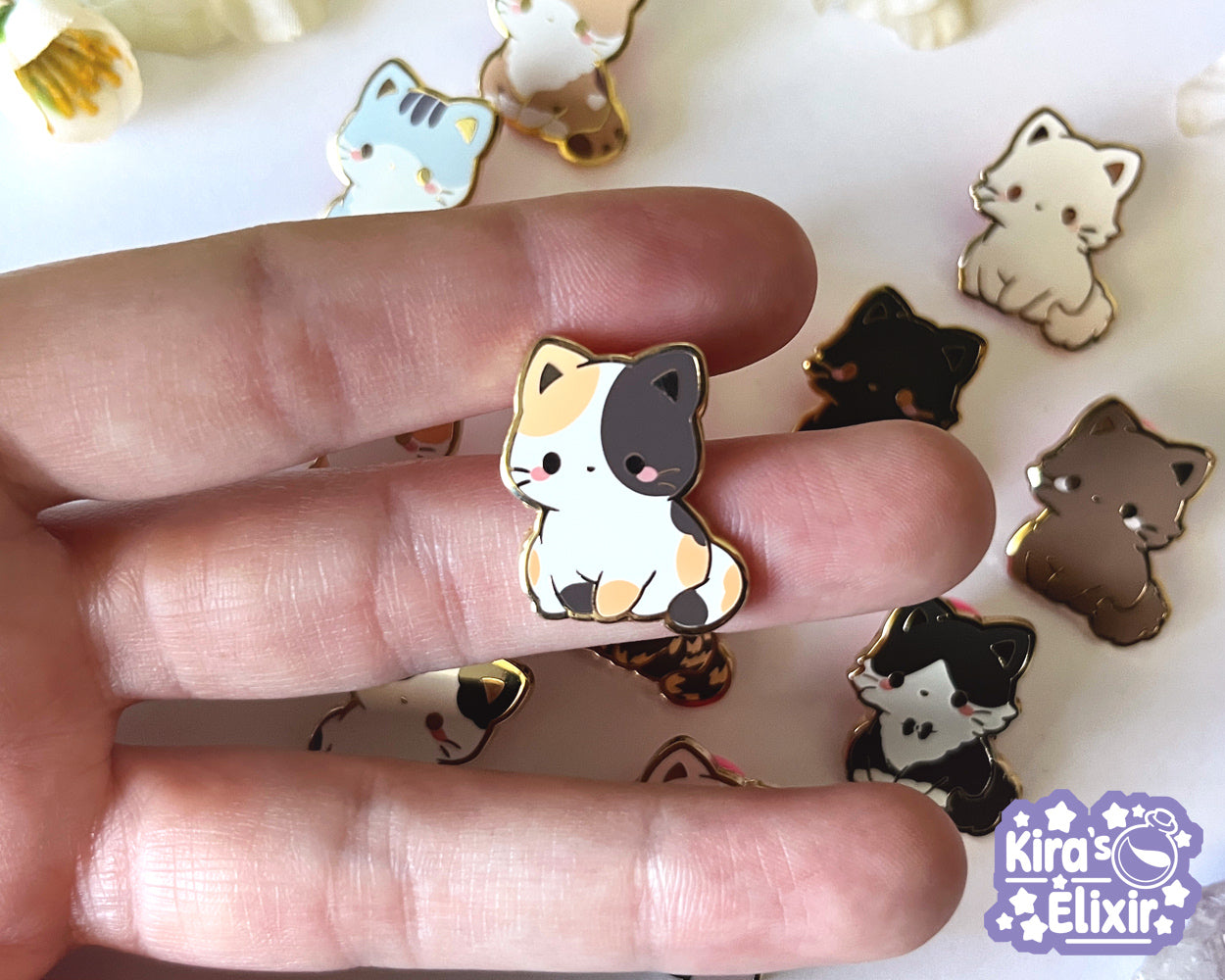 Mini Kitties - hard enamel pin