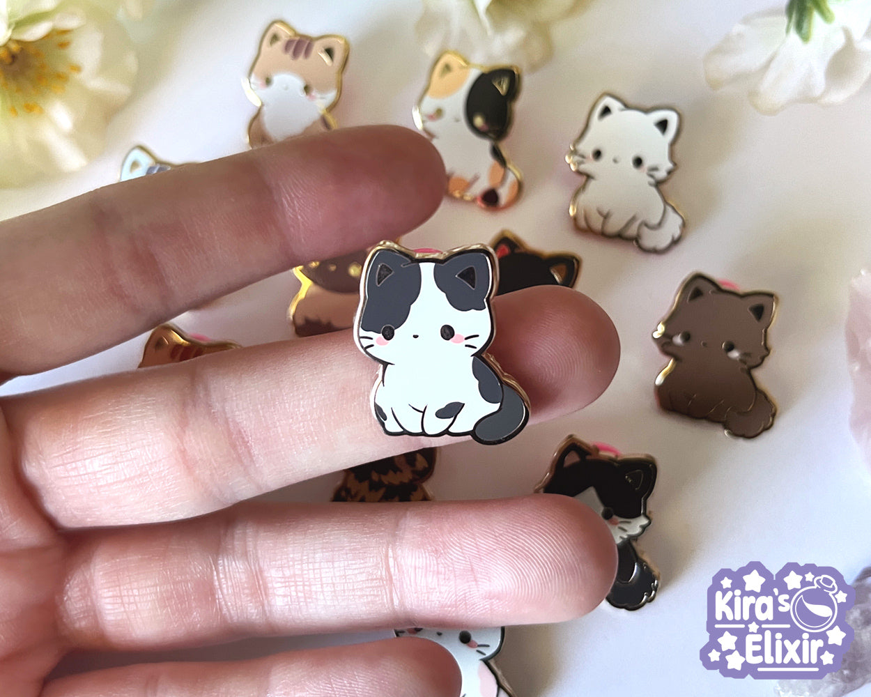 Mini Kitties - hard enamel pin