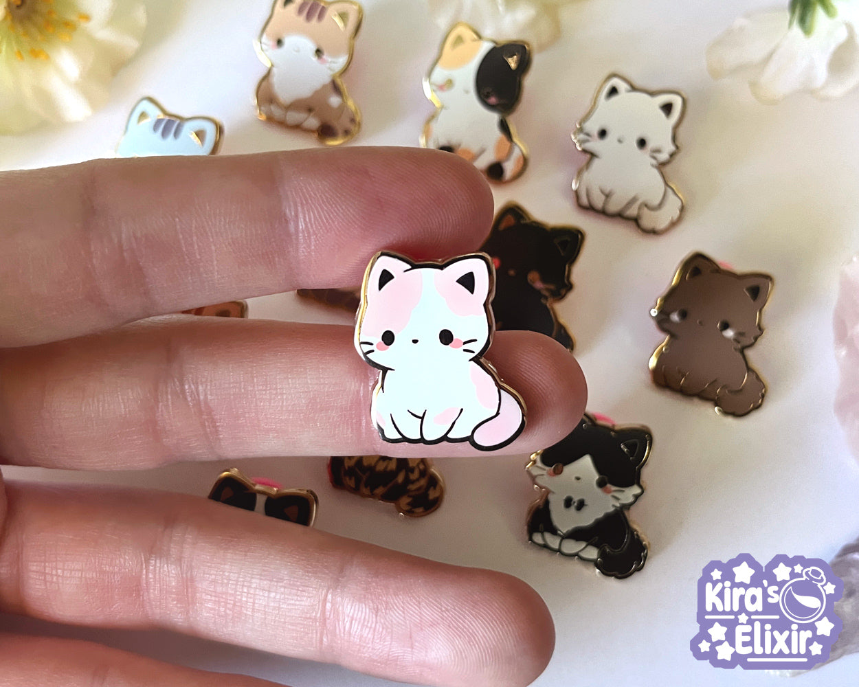 Mini Kitties - hard enamel pin