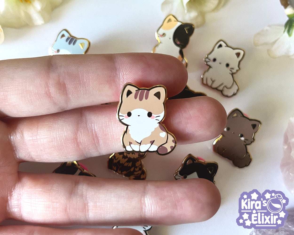 Mini Kitties - hard enamel pin