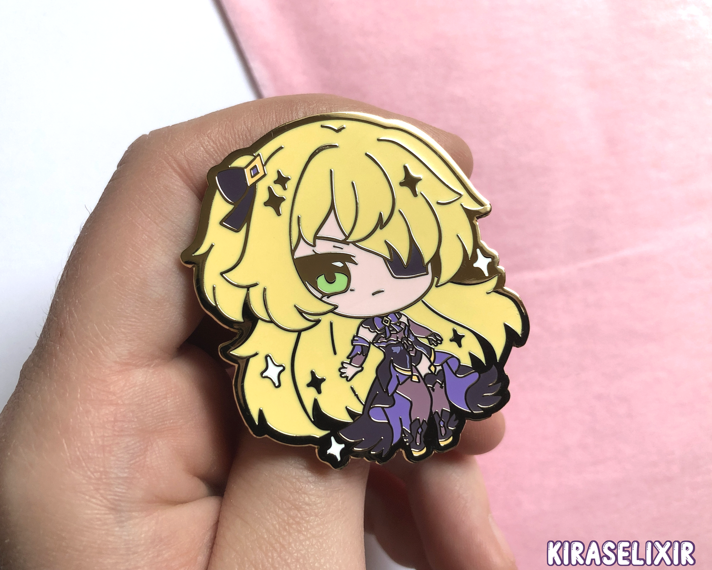 Fischl Enamel Pin - Gacha Heroes Mondstadt